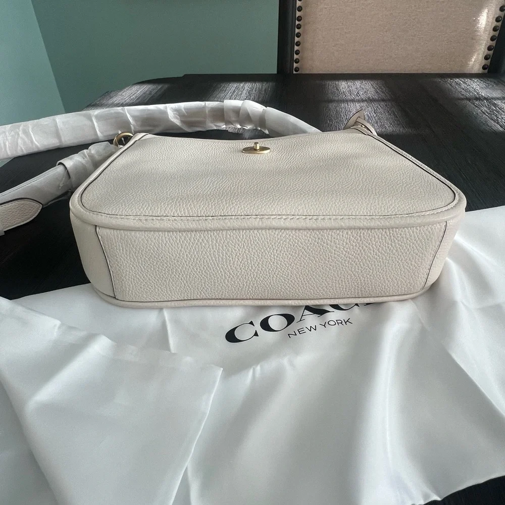 NWT Coach Polished Pebble Leather Chaise Crossbody